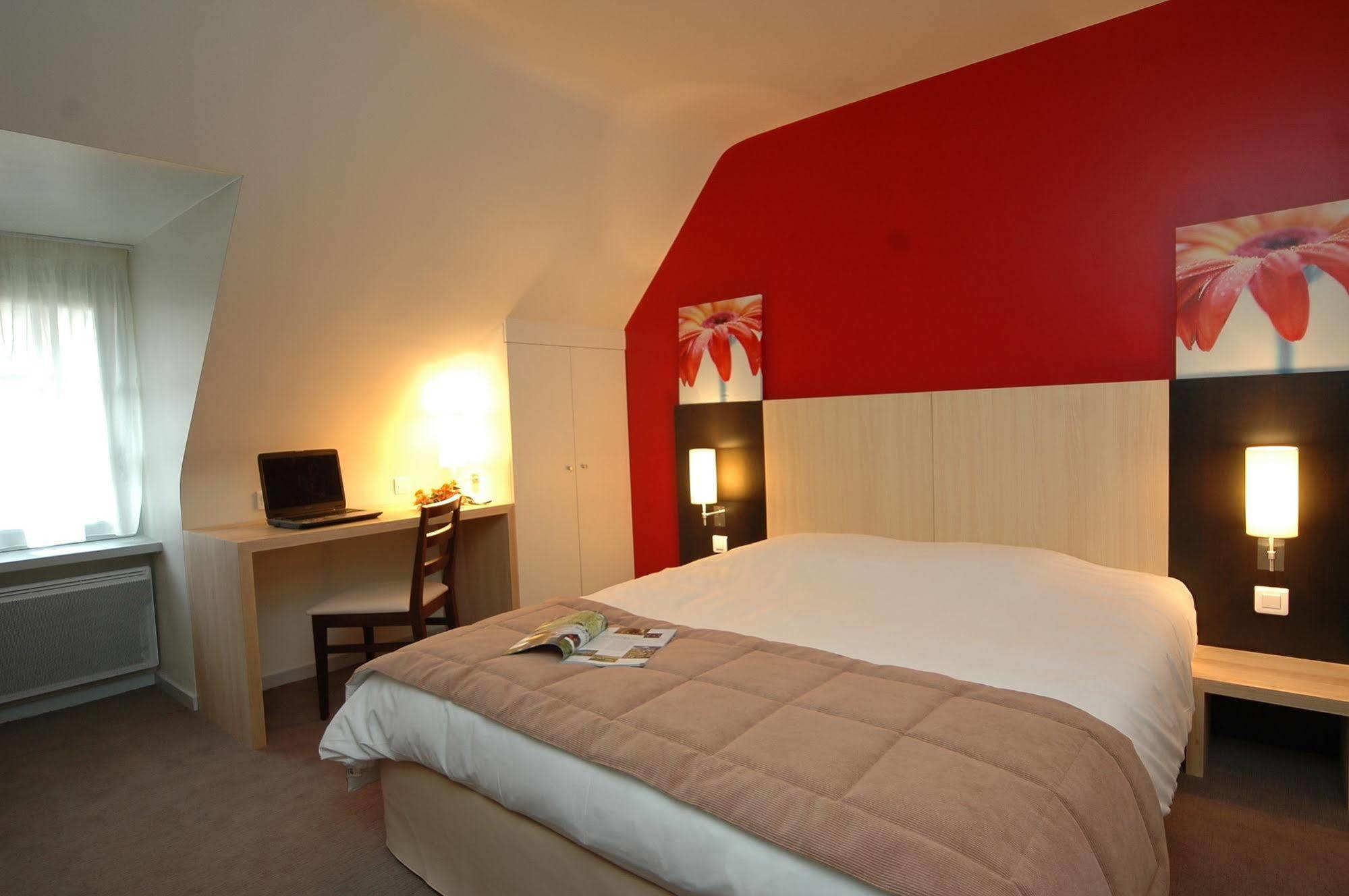 Logis Hotel La Croix Blanche Fontevraud Room photo